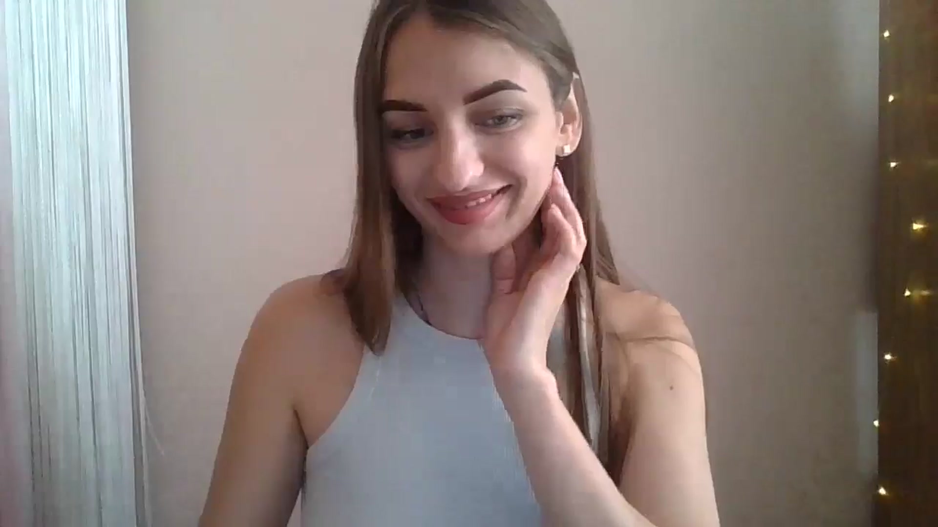 Gallery image thumbnail from SarahMills's myfreecams stream on, 08/15/2025, 12:00 image 15 of 20