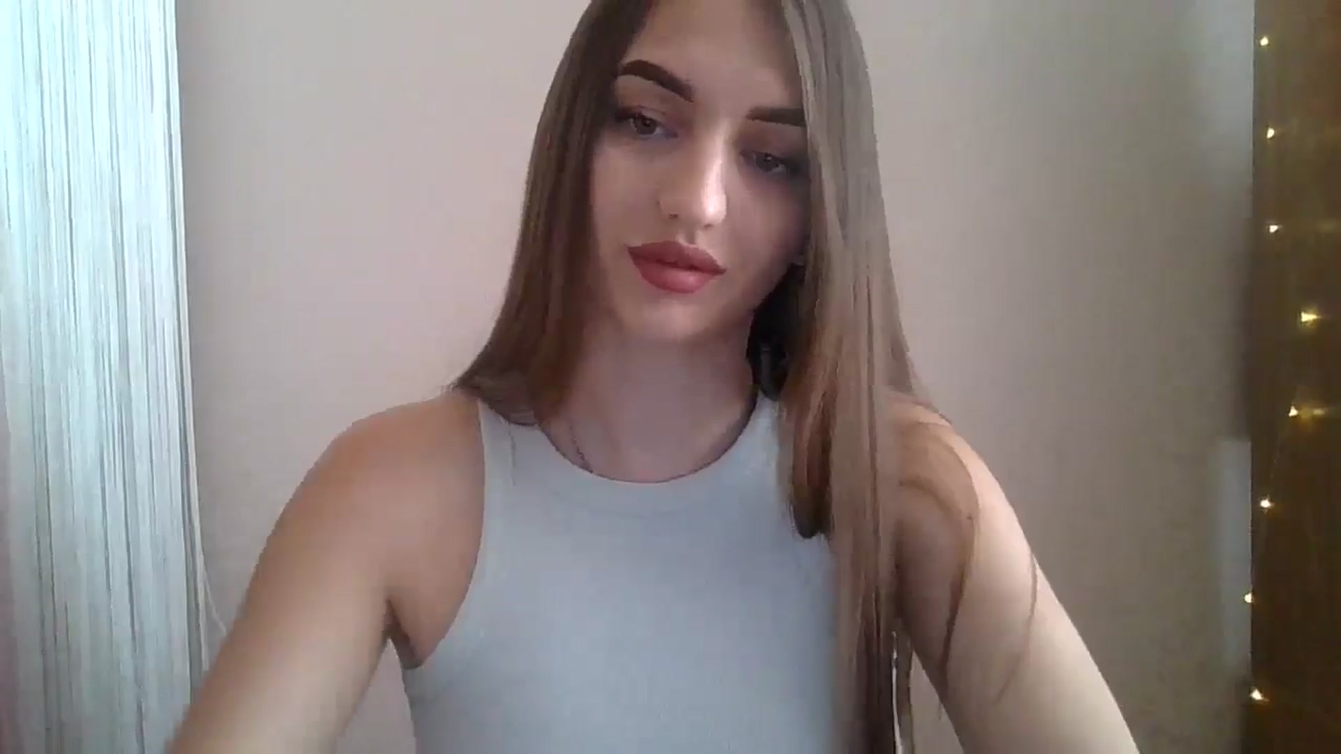 Gallery image thumbnail from SarahMills's myfreecams stream on, 08/15/2025, 12:00 image 10 of 20