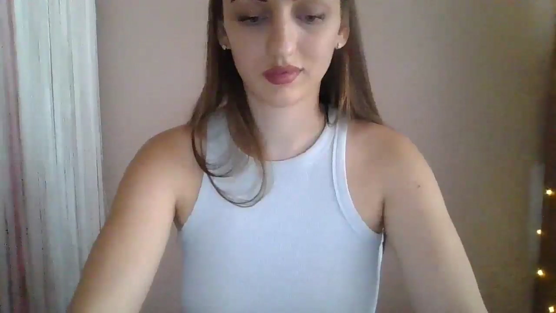 Gallery image thumbnail from SarahMills's myfreecams stream on, 08/15/2025, 13:13 image 15 of 20