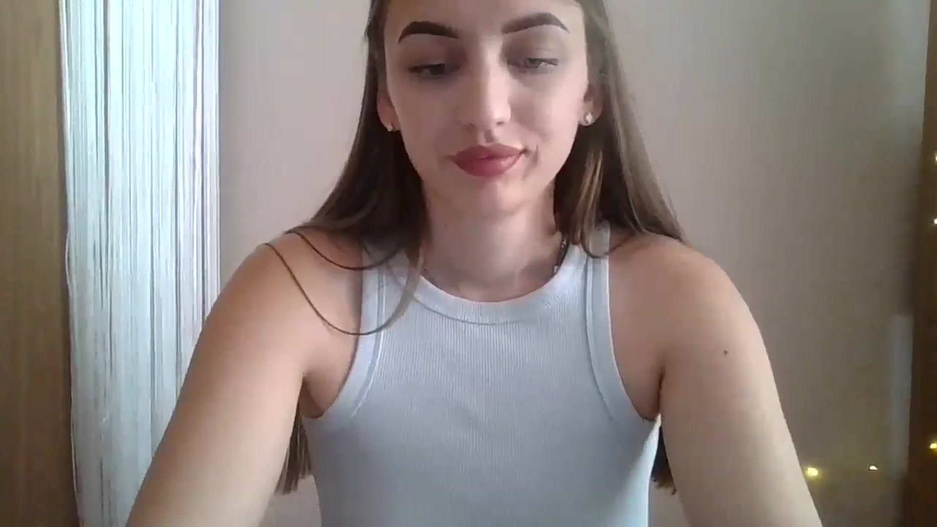 Gallery image thumbnail from SarahMills's myfreecams stream on, 08/17/2025, 10:27 image 11 of 20