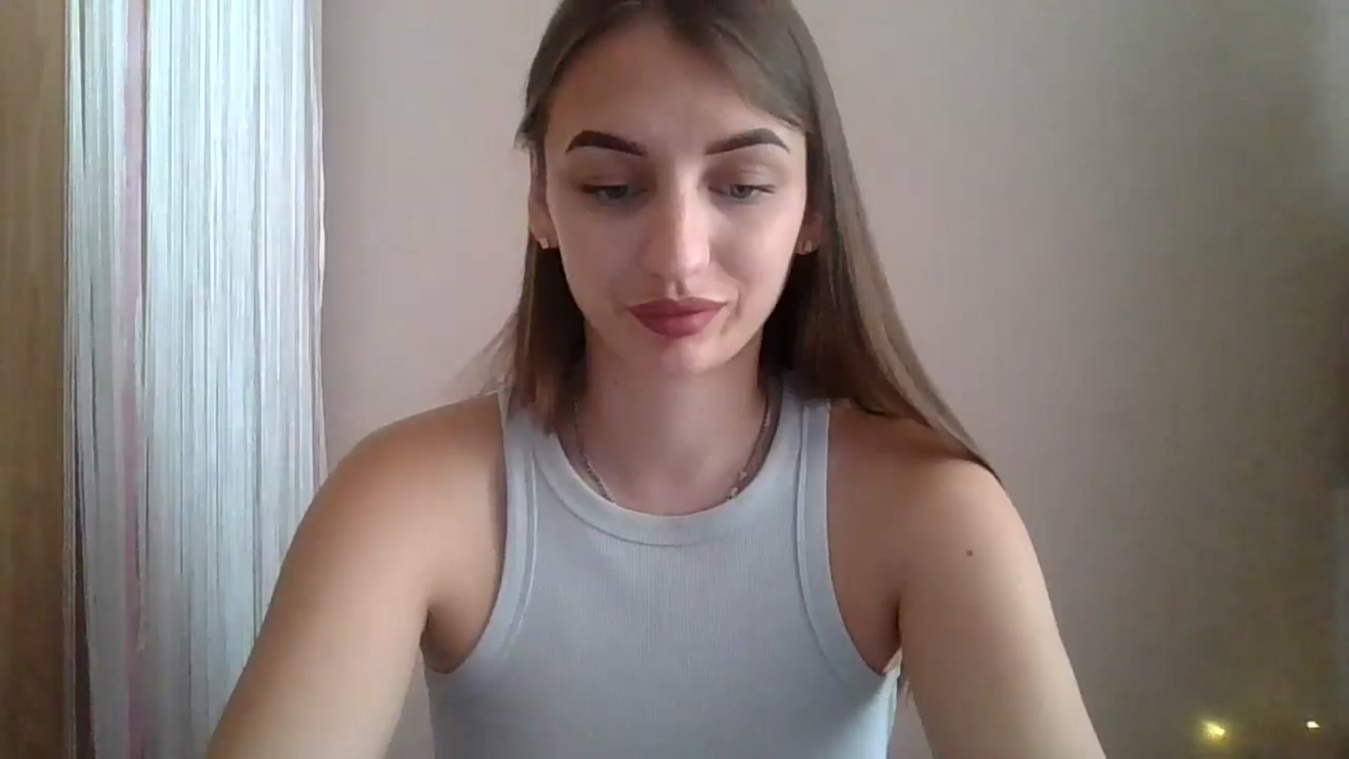 Gallery image thumbnail from SarahMills's myfreecams stream on, 08/17/2025, 11:55 image 3 of 20