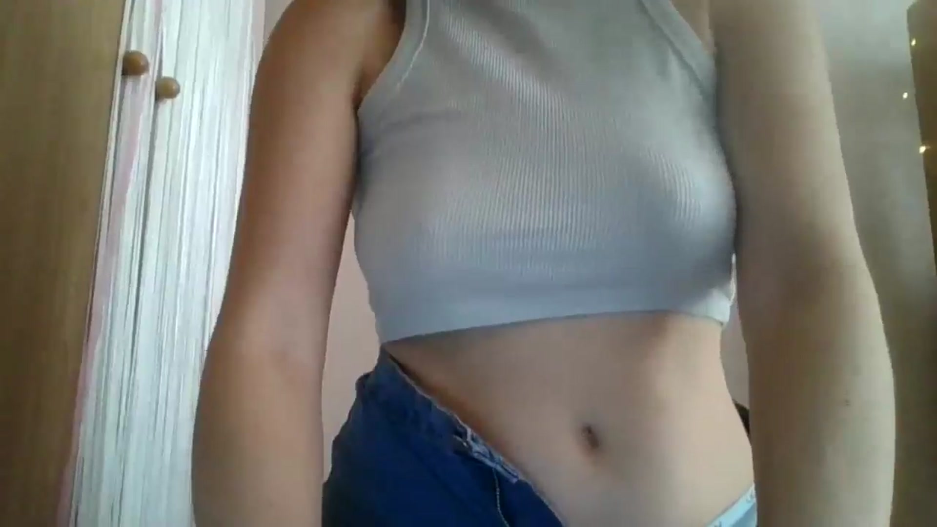 Gallery image thumbnail from SarahMills's myfreecams stream on, 08/17/2025, 12:15 image 4 of 20