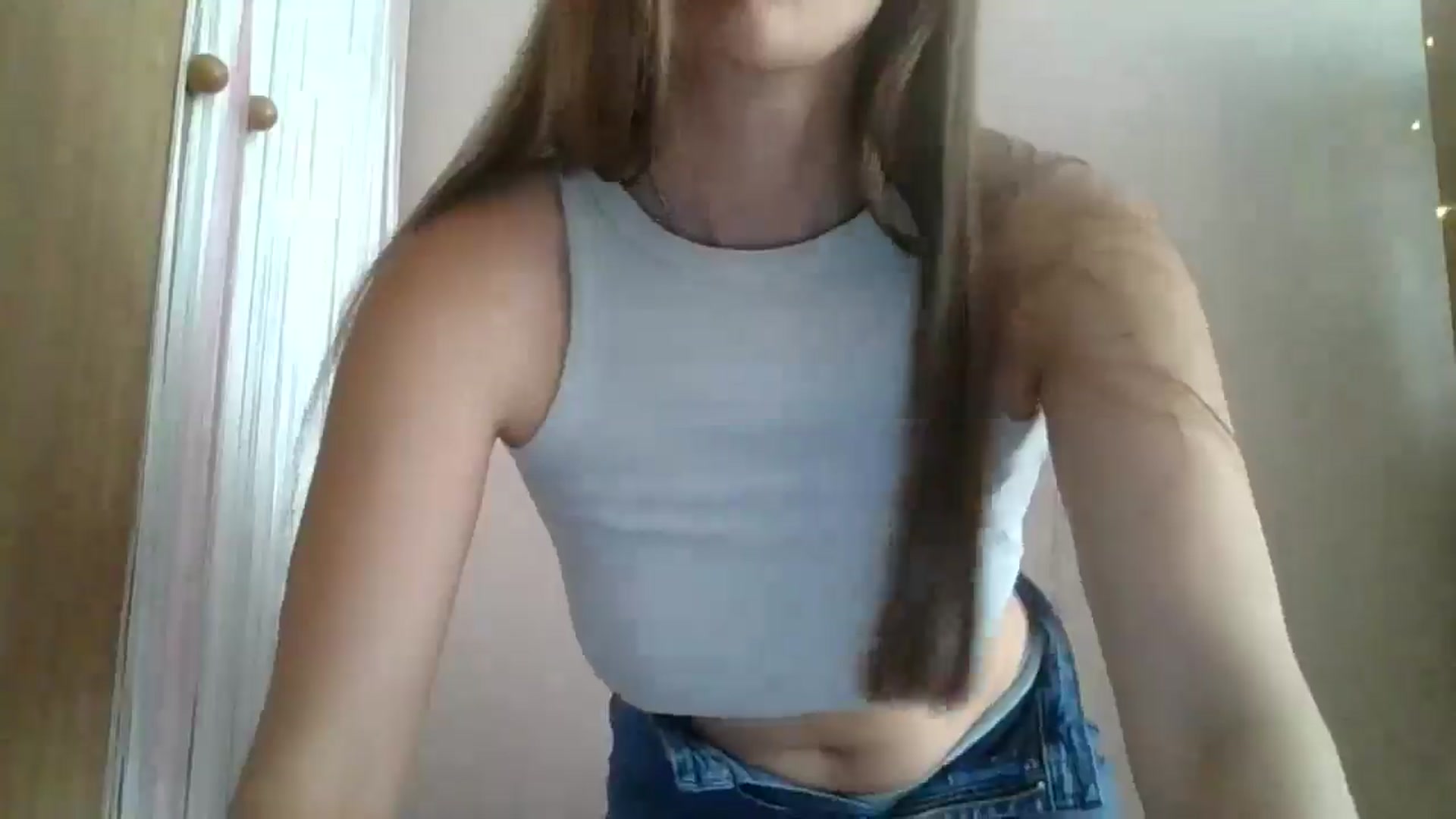 Gallery image thumbnail from SarahMills's myfreecams stream on, 08/17/2025, 12:15 image 6 of 20