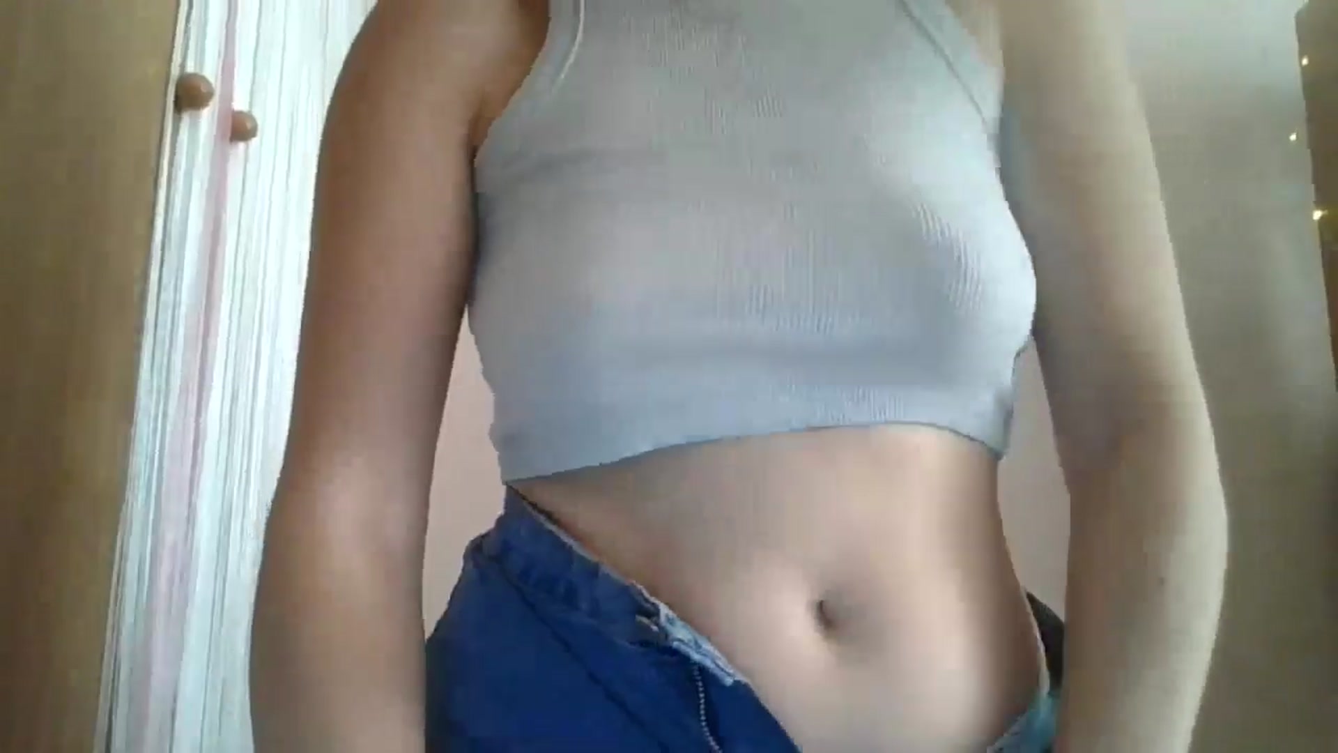 Gallery image thumbnail from SarahMills's myfreecams stream on, 08/17/2025, 12:15 image 5 of 20