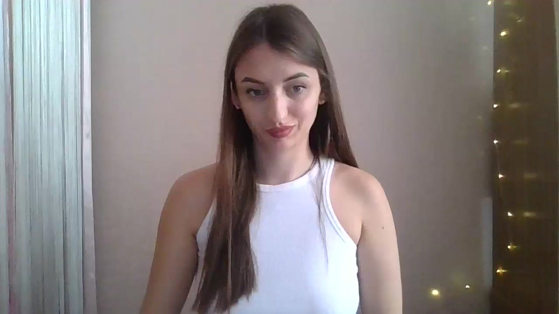 Gallery image thumbnail from SarahMills's myfreecams stream on, 08/21/2025, 09:30 image 13 of 20