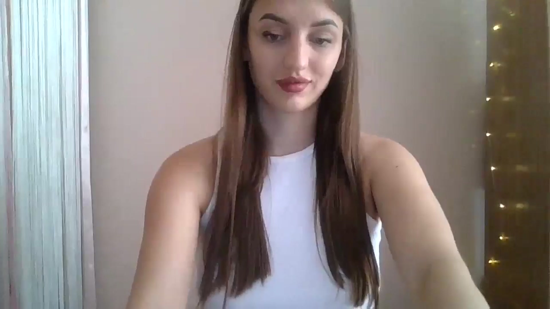 Gallery image thumbnail from SarahMills's myfreecams stream on, 08/21/2025, 09:30 image 12 of 20