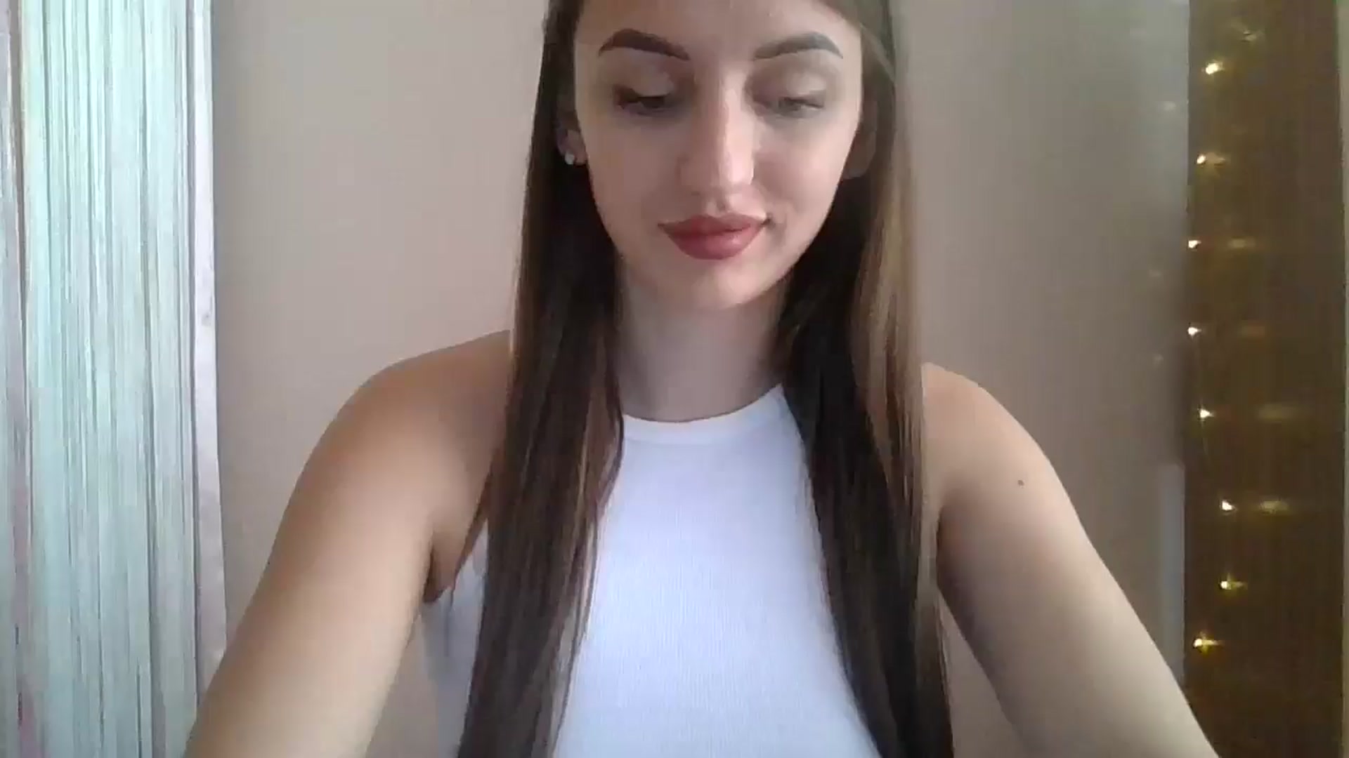 Gallery image thumbnail from SarahMills's myfreecams stream on, 08/21/2025, 09:30 image 8 of 20
