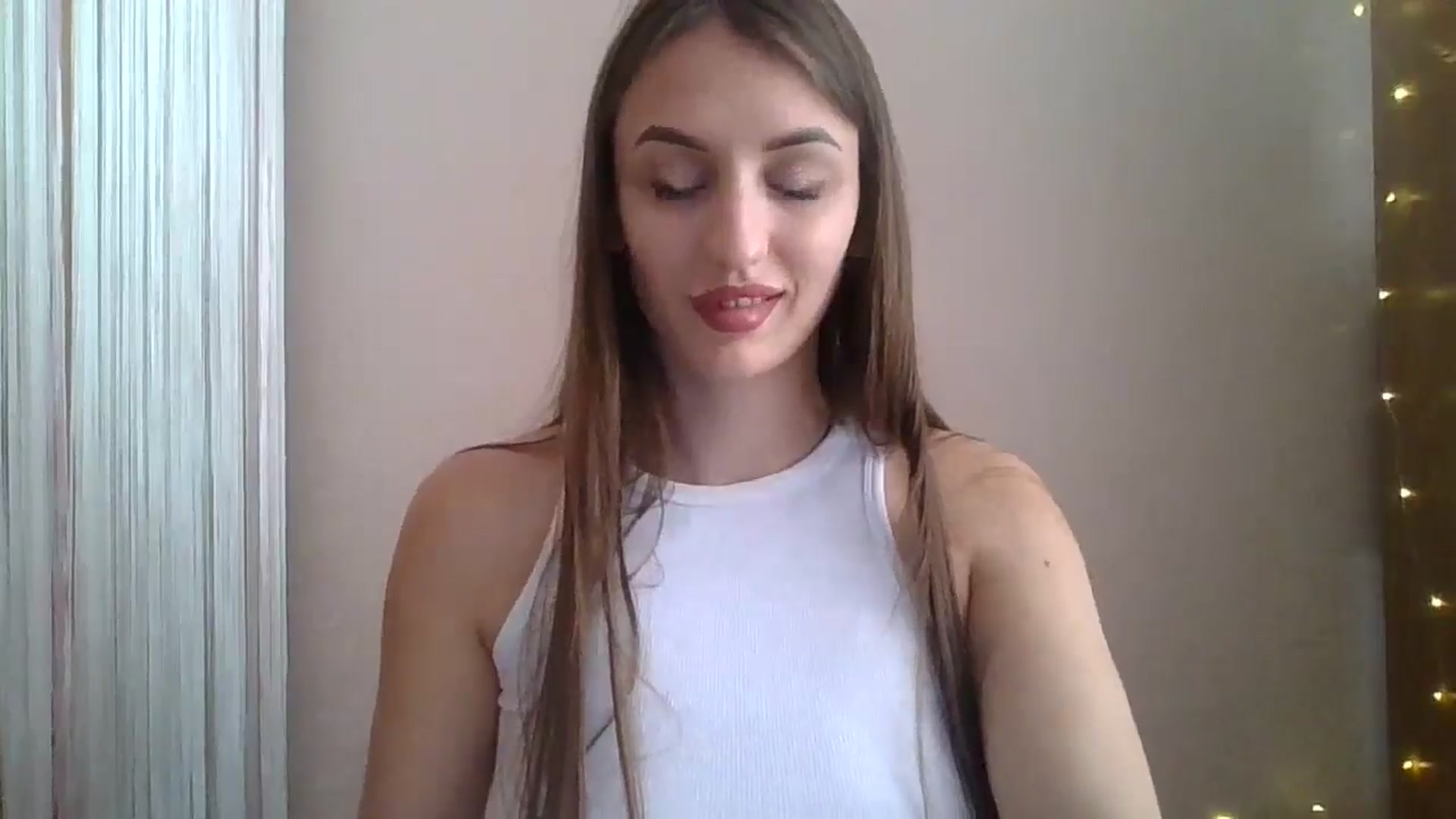 Gallery image thumbnail from SarahMills's myfreecams stream on, 08/21/2025, 10:30 image 12 of 20
