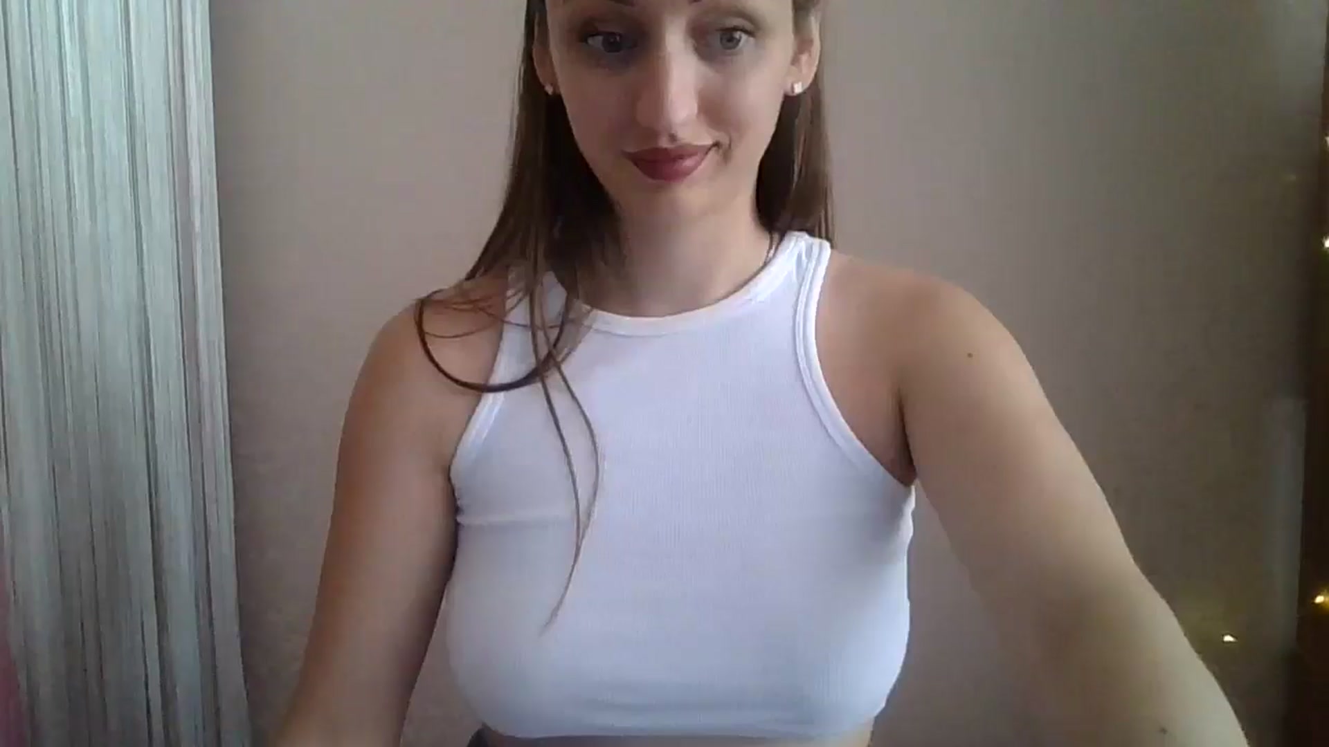 Gallery image thumbnail from SarahMills's myfreecams stream on, 08/21/2025, 13:03 image 6 of 20