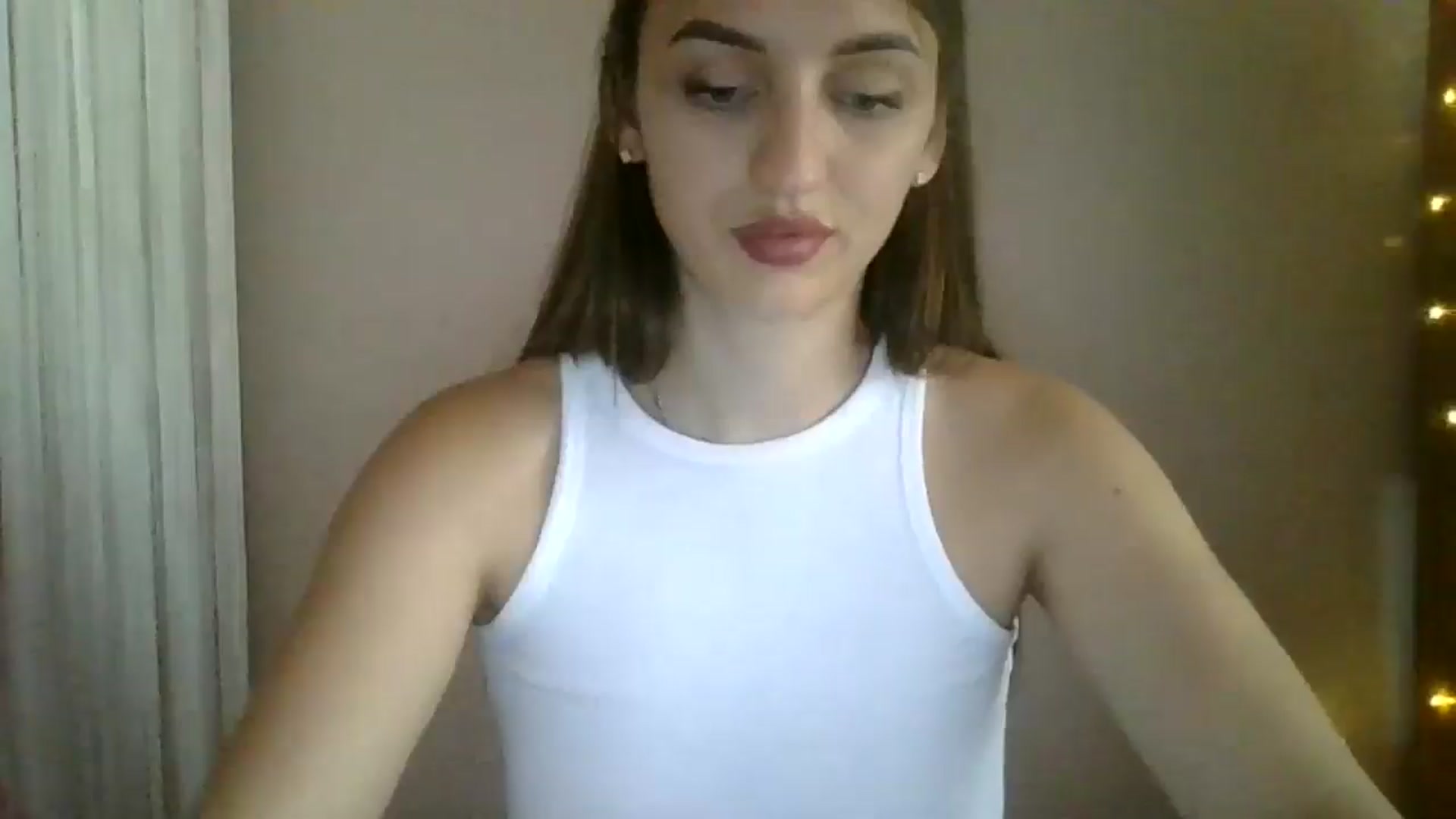 Gallery image thumbnail from SarahMills's myfreecams stream on, 08/21/2025, 14:10 image 16 of 20