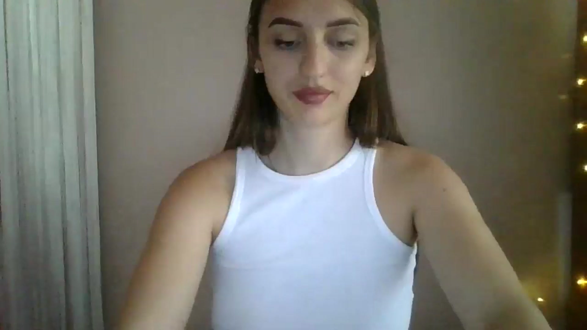 Gallery image thumbnail from SarahMills's myfreecams stream on, 08/21/2025, 14:10 image 15 of 20