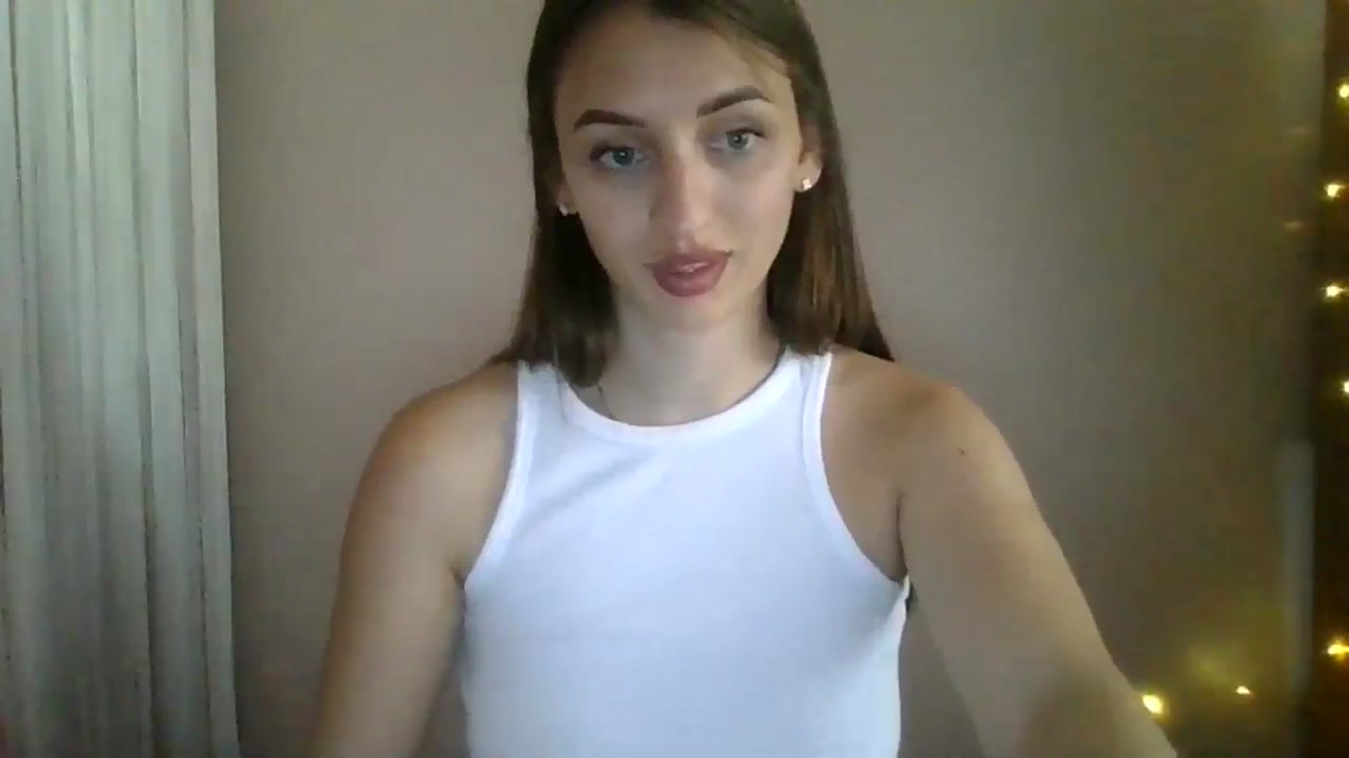 Gallery image thumbnail from SarahMills's myfreecams stream on, 08/21/2025, 14:10 image 18 of 20