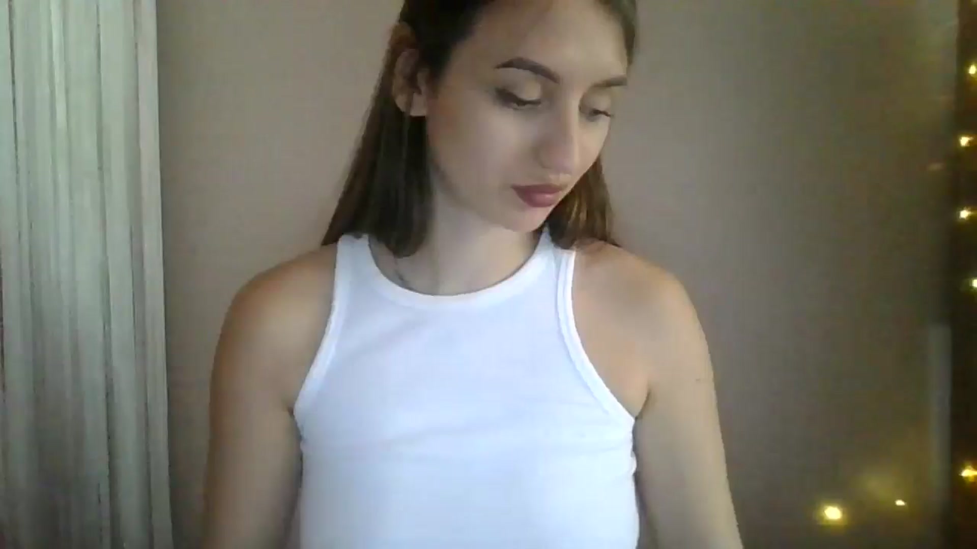 Gallery image thumbnail from SarahMills's myfreecams stream on, 08/21/2025, 14:10 image 14 of 20