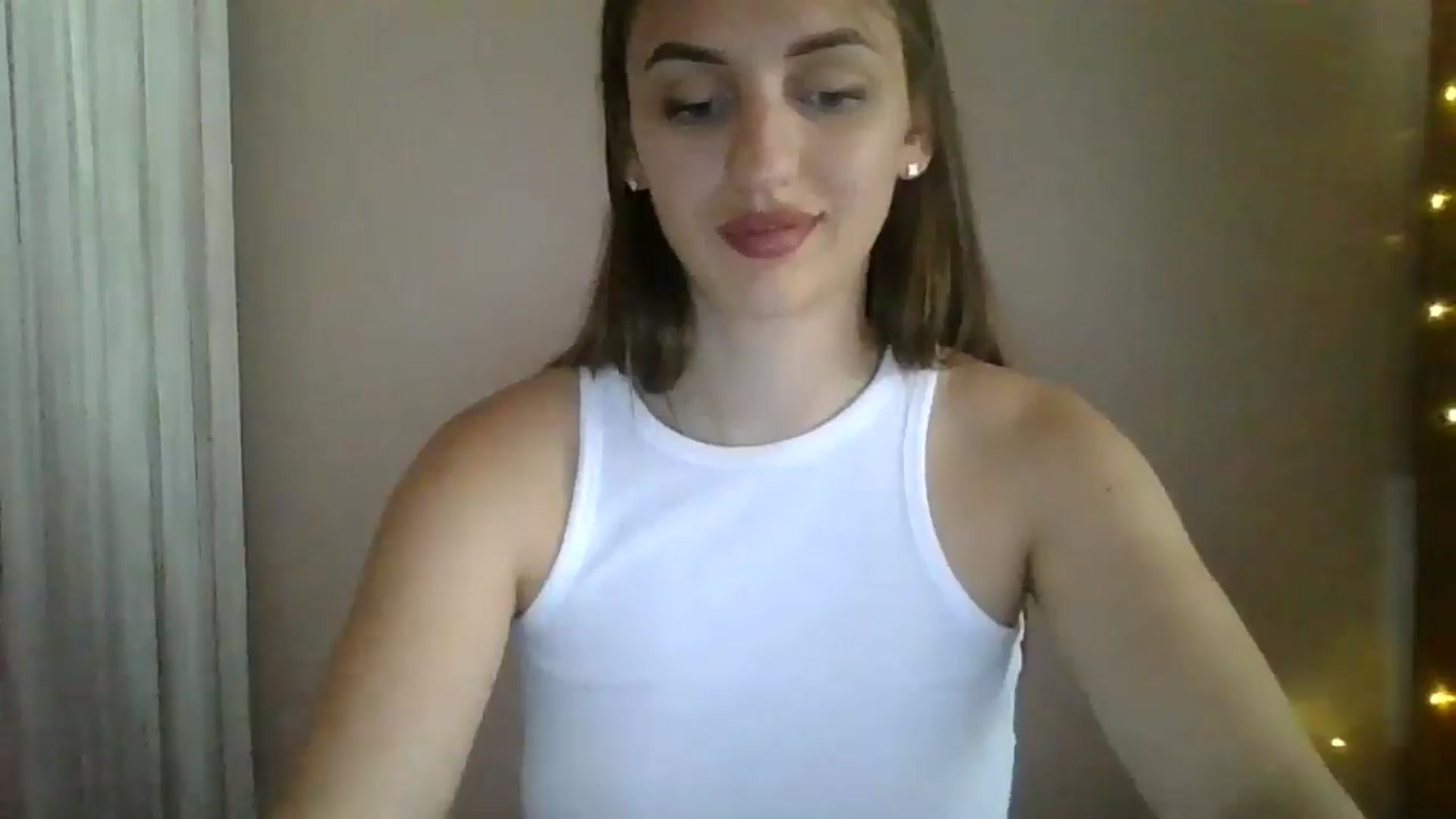 Gallery image thumbnail from SarahMills's myfreecams stream on, 08/21/2025, 14:10 image 19 of 20