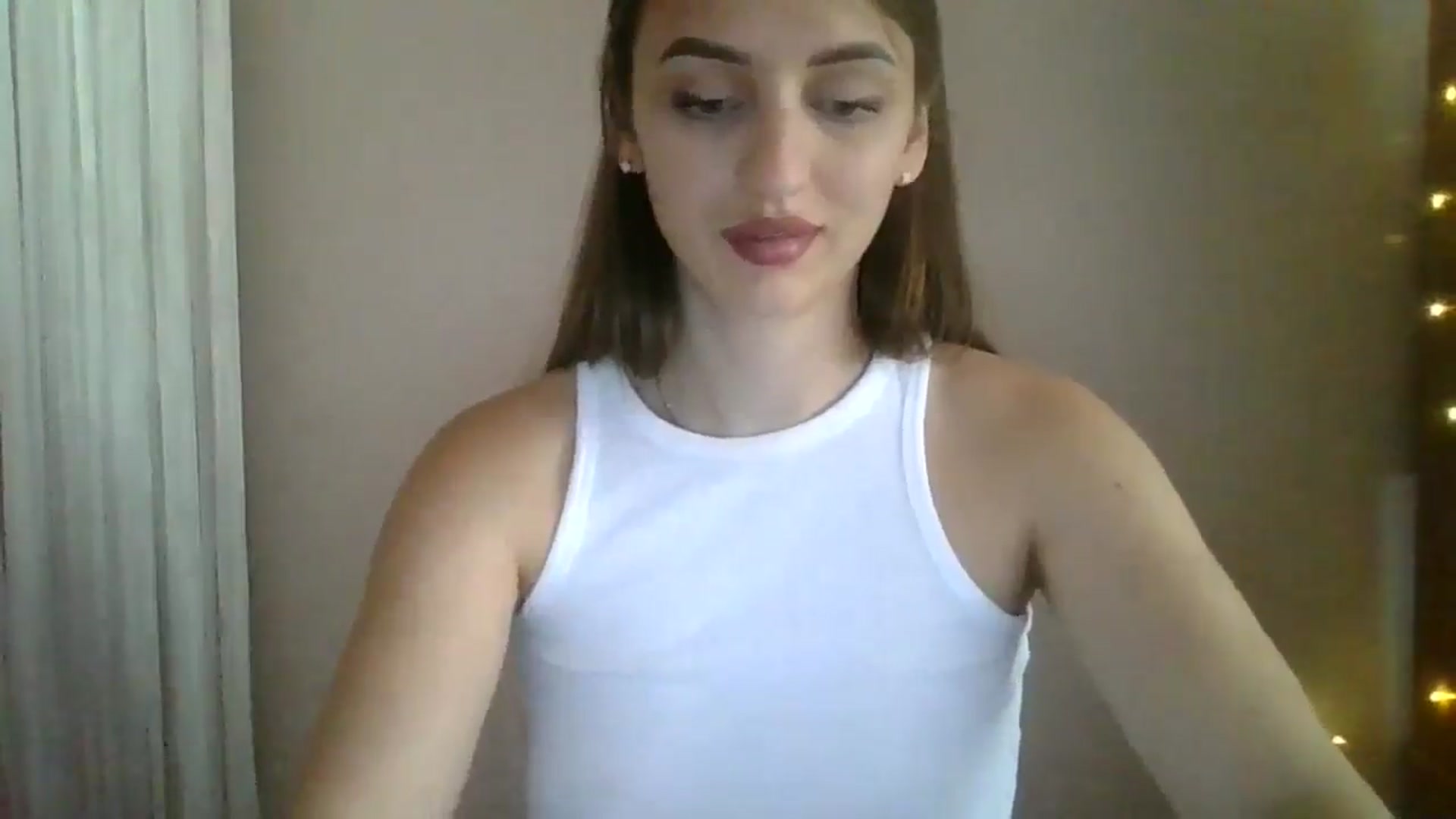 Gallery image thumbnail from SarahMills's myfreecams stream on, 08/21/2025, 14:10 image 13 of 20