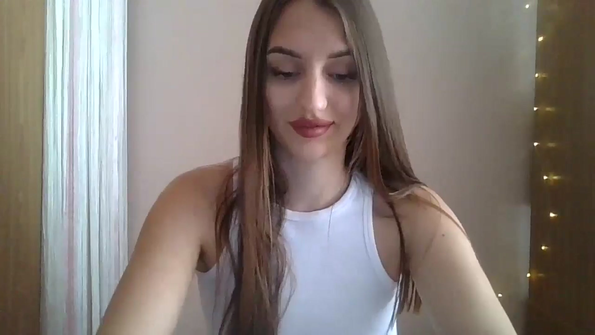 Gallery image thumbnail from SarahMills's myfreecams stream on, 08/30/2025, 10:36 image 4 of 20