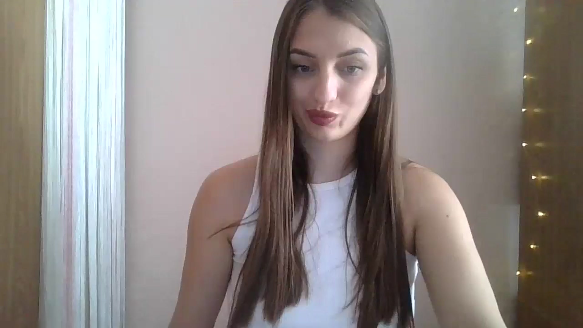 Gallery image thumbnail from SarahMills's myfreecams stream on, 08/30/2025, 10:36 image 11 of 20