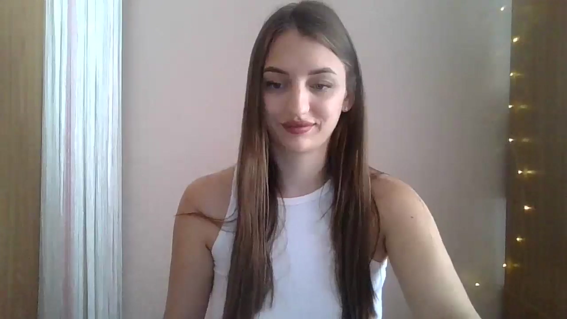 Gallery image thumbnail from SarahMills's myfreecams stream on, 08/30/2025, 10:36 image 10 of 20