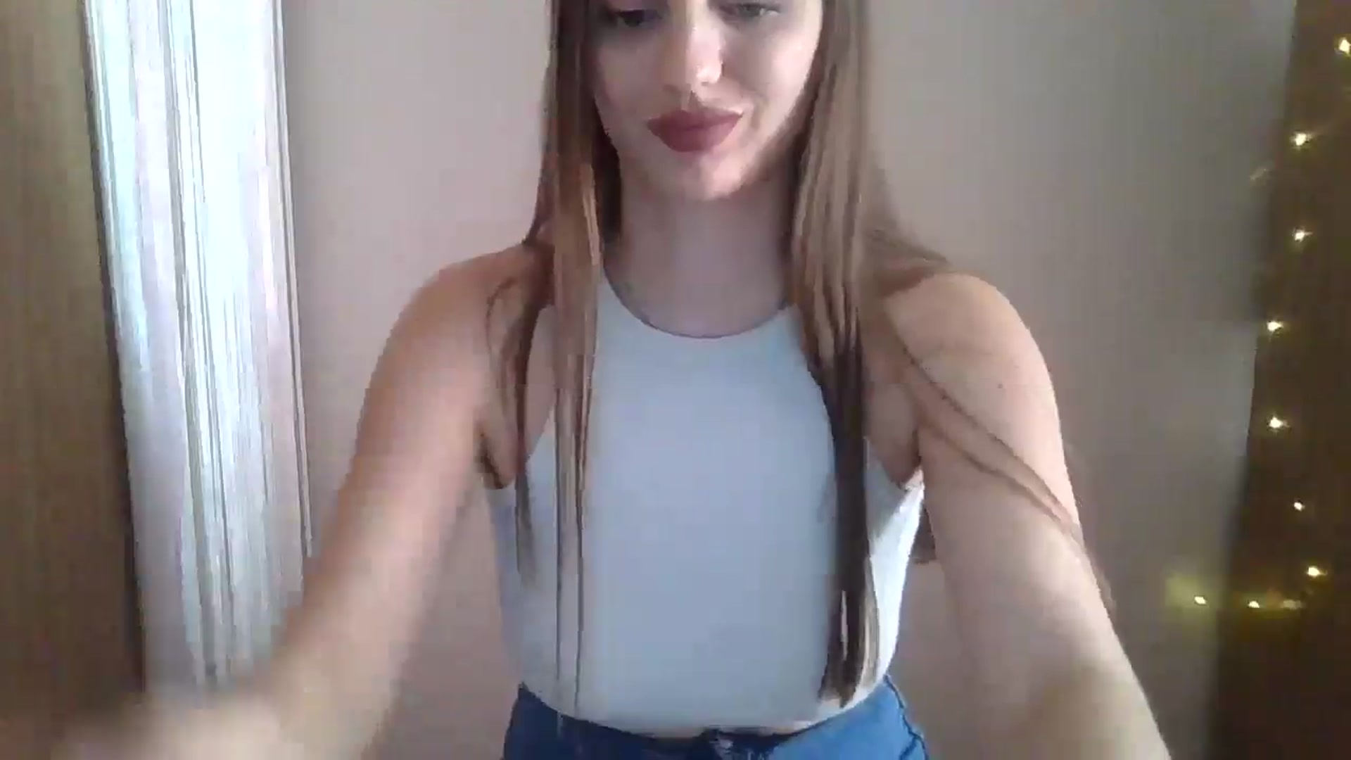 Gallery image thumbnail from SarahMills's myfreecams stream on, 09/03/2025, 11:07 image 18 of 20