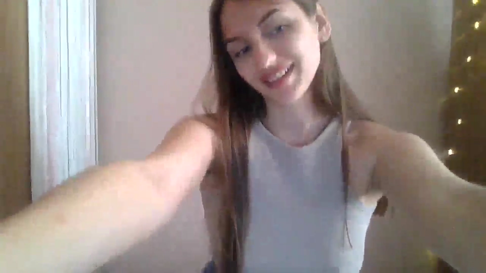 Gallery image thumbnail from SarahMills's myfreecams stream on, 09/06/2025, 13:21 image 13 of 20