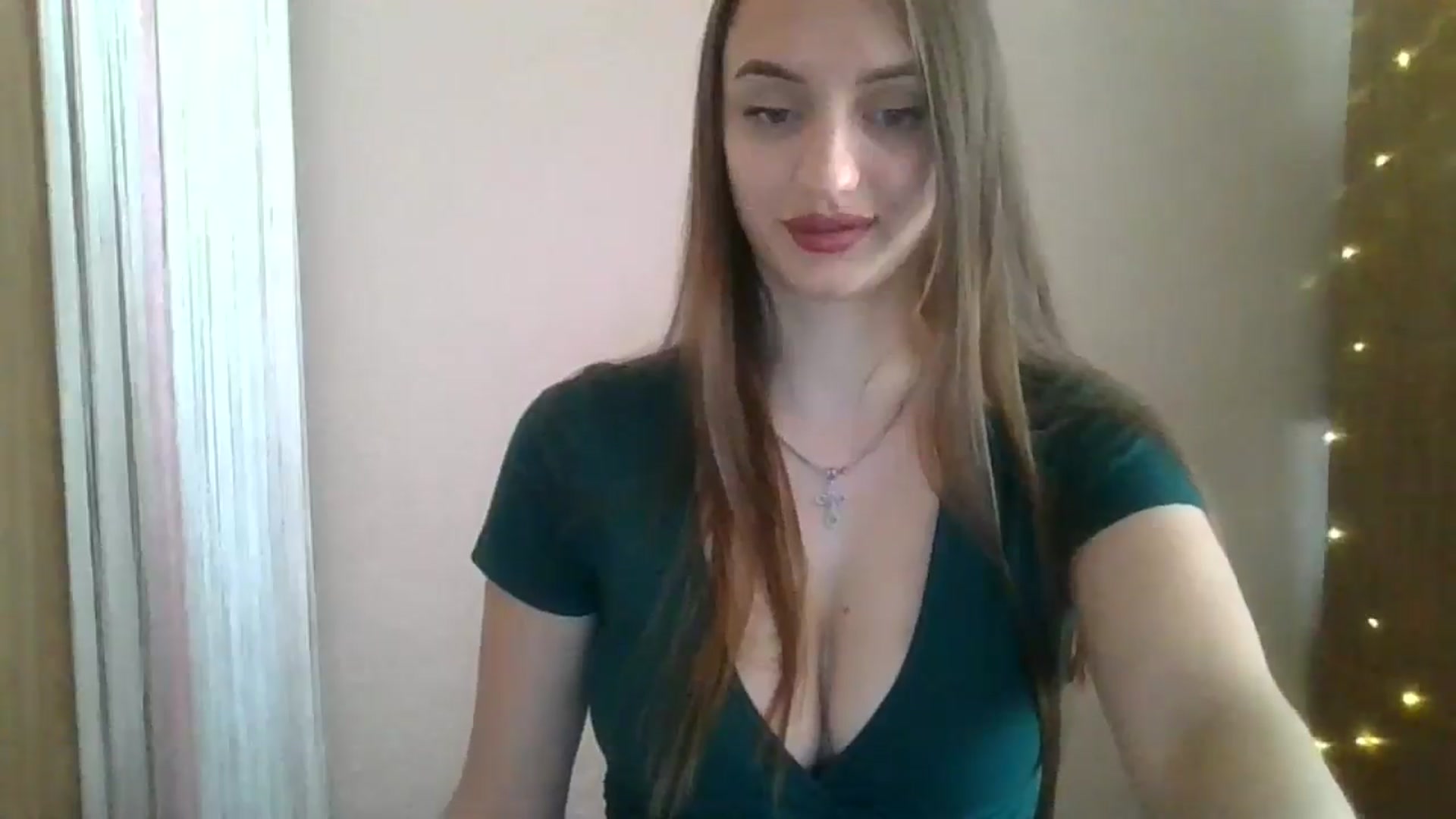 Gallery image thumbnail from SarahMills's myfreecams stream on, 09/14/2025, 13:05 image 13 of 20
