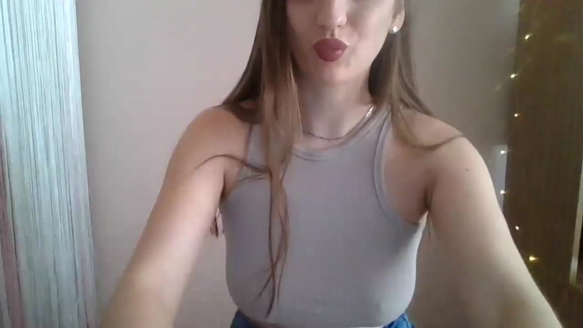 Gallery image thumbnail from SarahMills's myfreecams stream on, 09/17/2025, 09:04 image 1 of 20