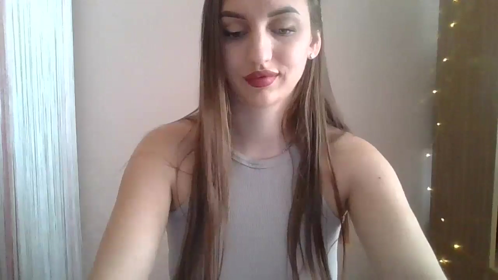 Gallery image thumbnail from SarahMills's myfreecams stream on, 09/17/2025, 10:29 image 14 of 20