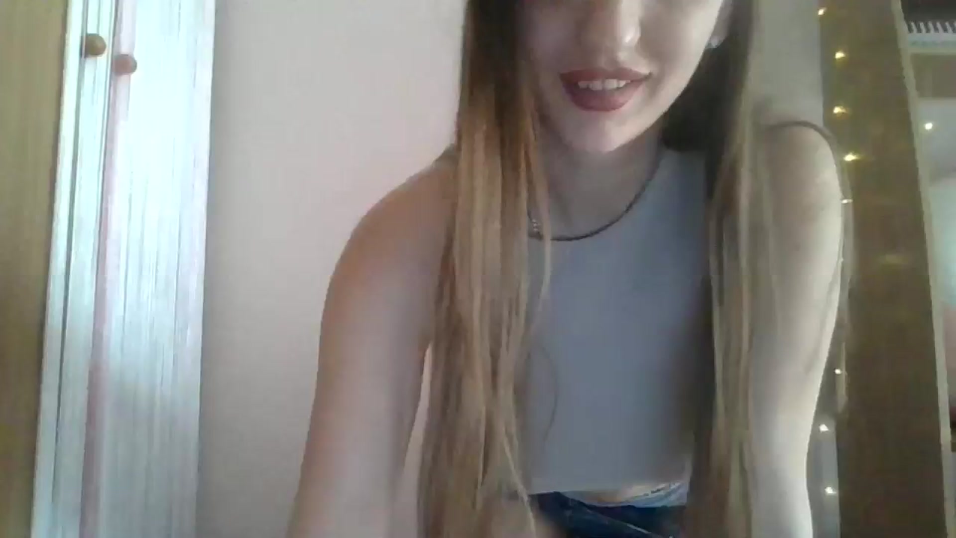 Gallery image thumbnail from SarahMills's myfreecams stream on, 09/17/2025, 10:54 image 10 of 20
