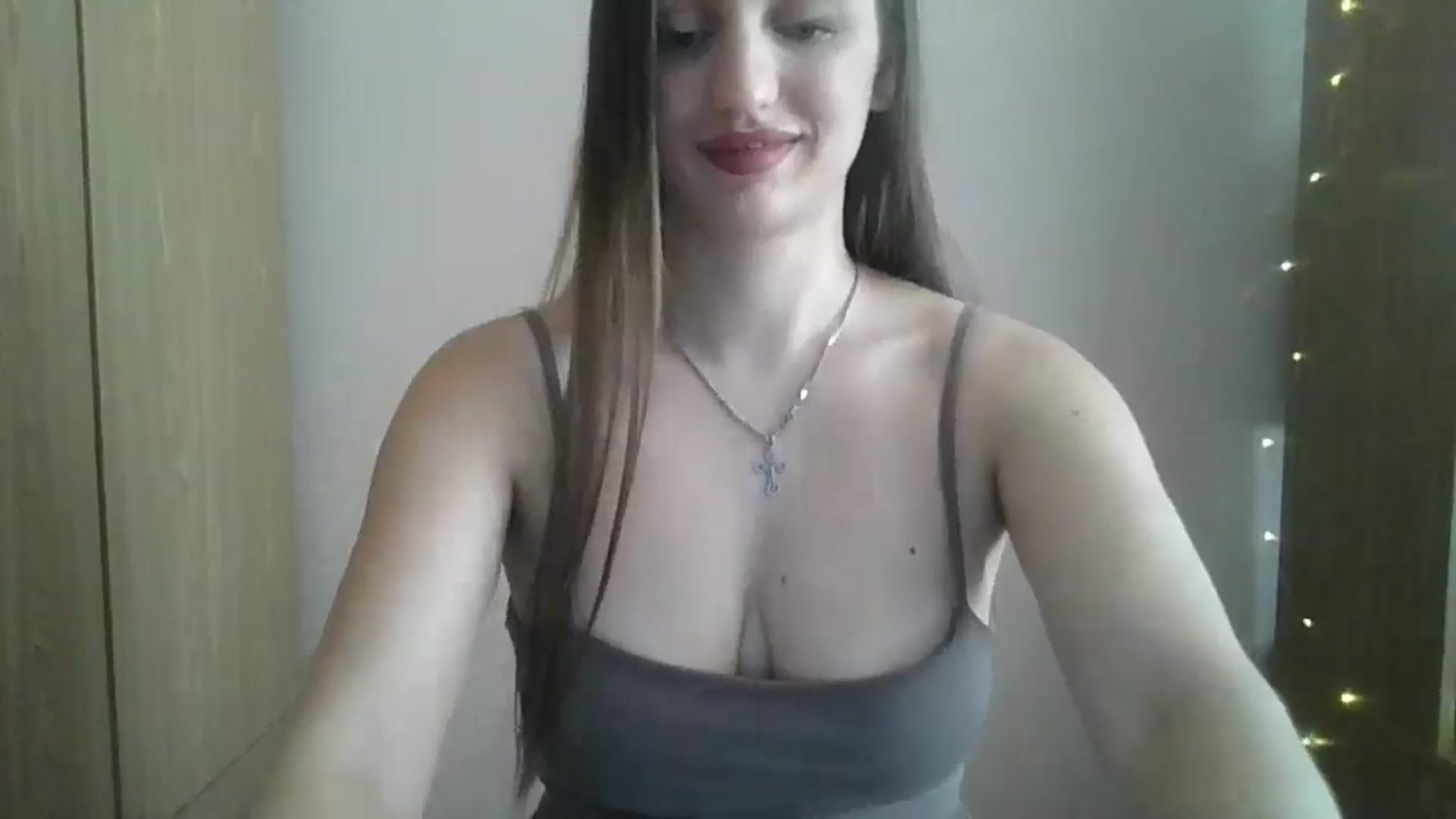Gallery image thumbnail from SarahMills's myfreecams stream on, 09/19/2025, 09:29 image 16 of 20