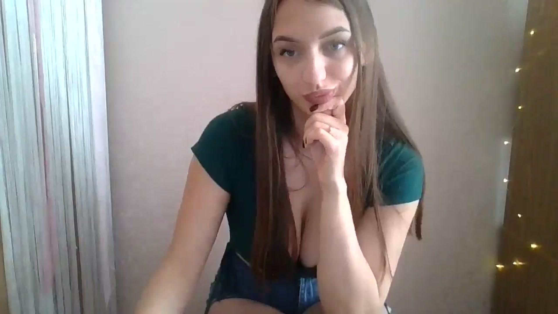 Gallery image thumbnail from SarahMills's myfreecams stream on, 09/22/2025, 10:16 image 16 of 20