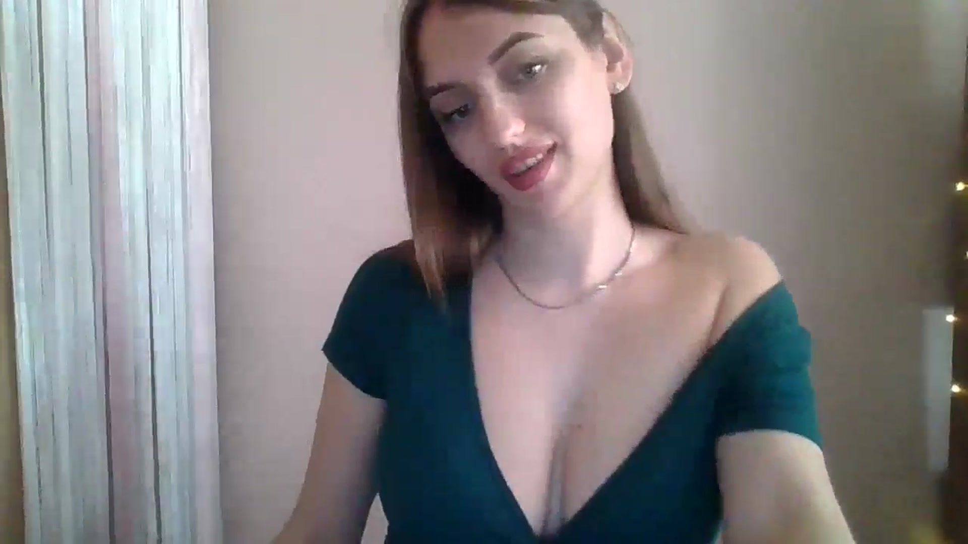 Gallery image thumbnail from SarahMills's myfreecams stream on, 09/22/2025, 13:32 image 12 of 20
