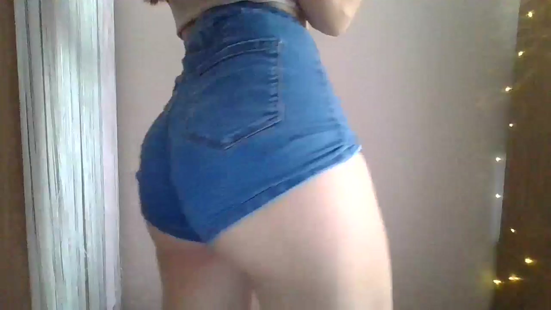 Gallery image thumbnail from SarahMills's myfreecams stream on, 09/23/2025, 10:41 image 10 of 20