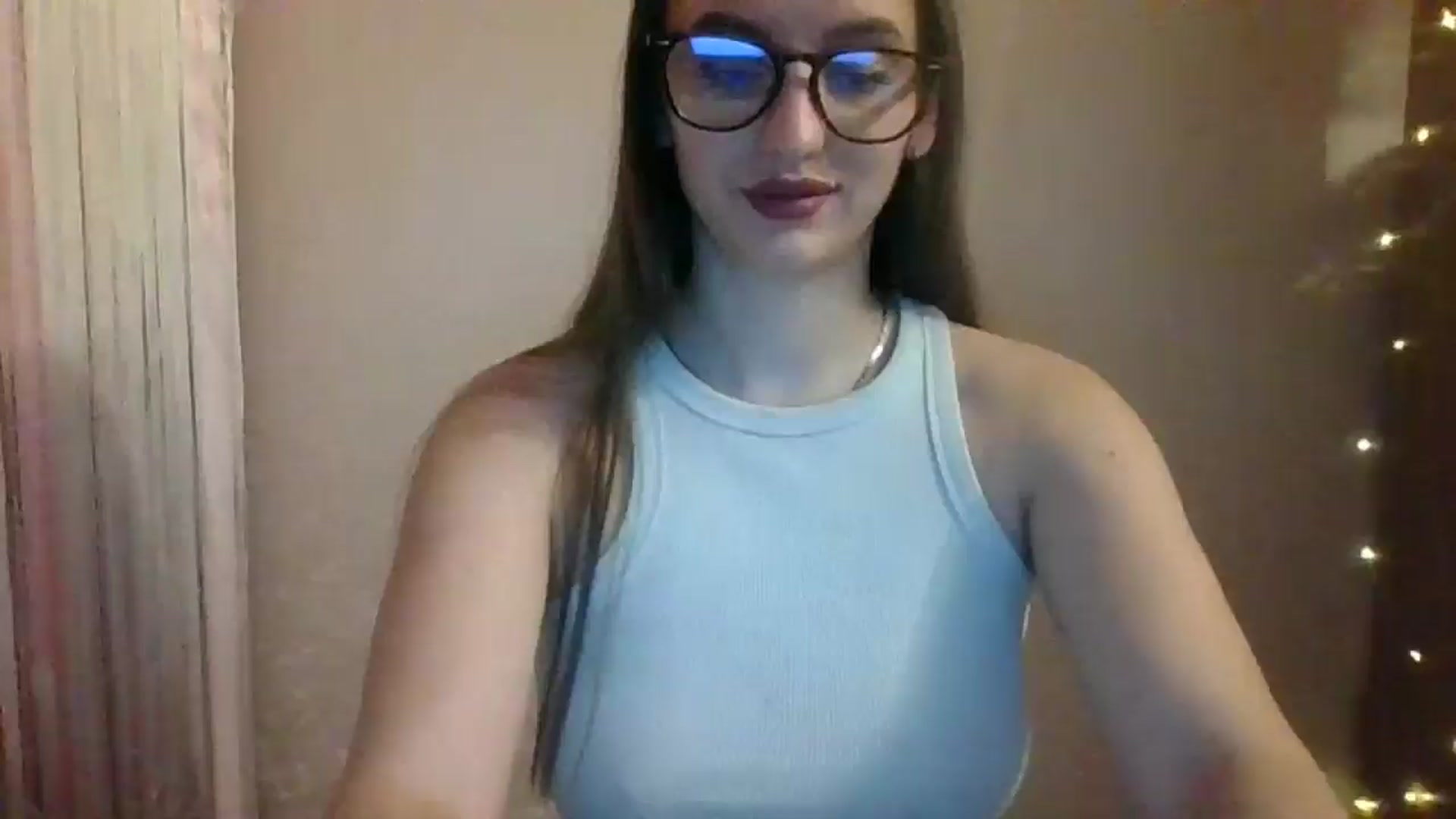 Gallery image thumbnail from SarahMills's myfreecams stream on, 09/25/2025, 16:26 image 16 of 20