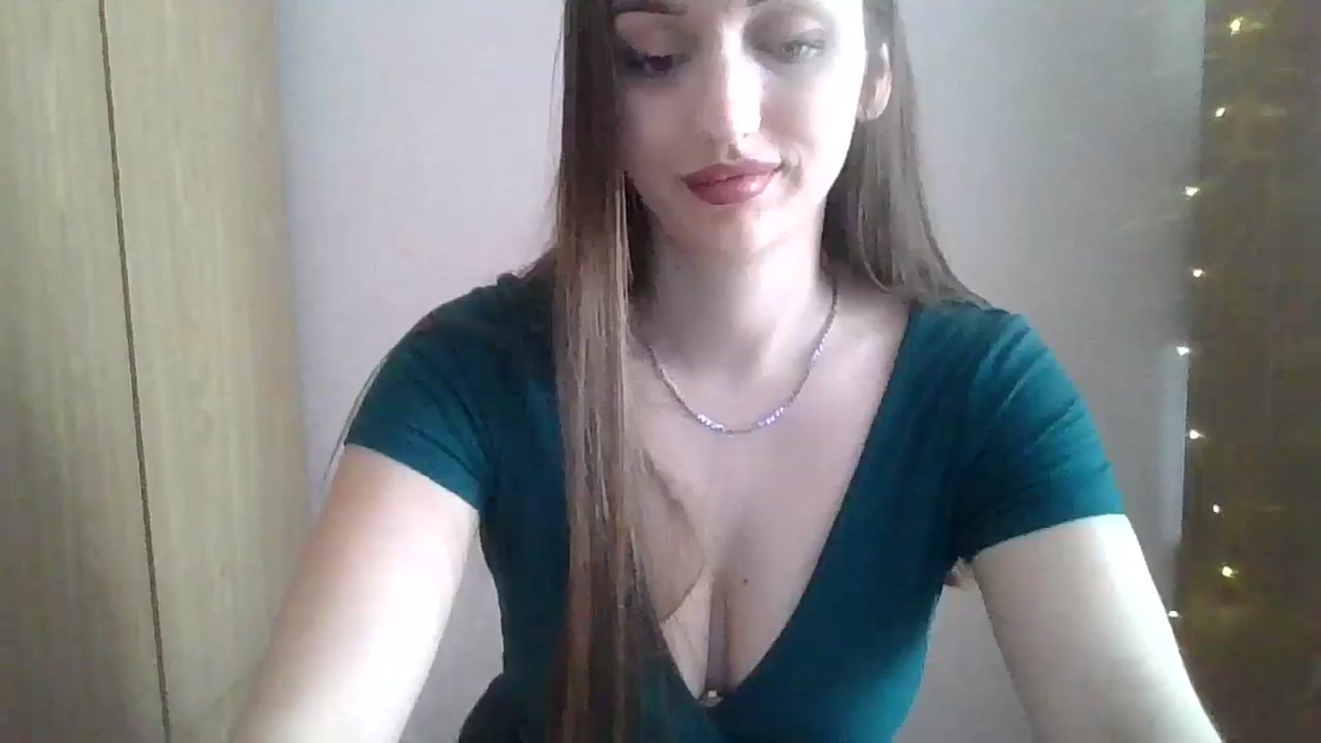 Gallery image thumbnail from SarahMills's myfreecams stream on, 10/04/2025, 10:23 image 15 of 20
