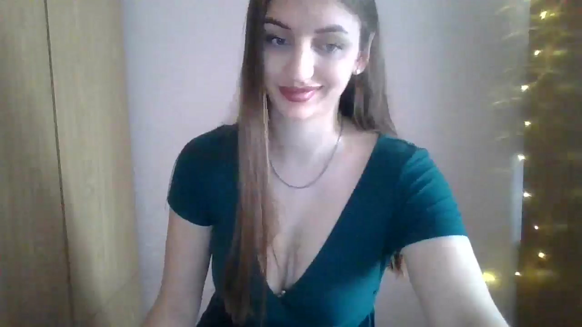 Gallery image thumbnail from SarahMills's myfreecams stream on, 10/04/2025, 10:23 image 14 of 20