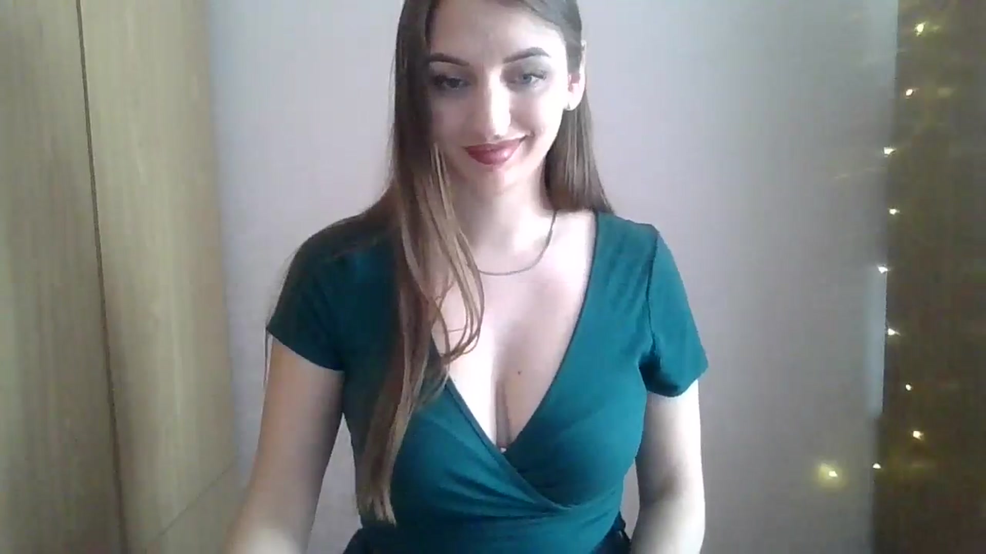 Gallery image thumbnail from SarahMills's myfreecams stream on, 10/04/2025, 10:23 image 17 of 20