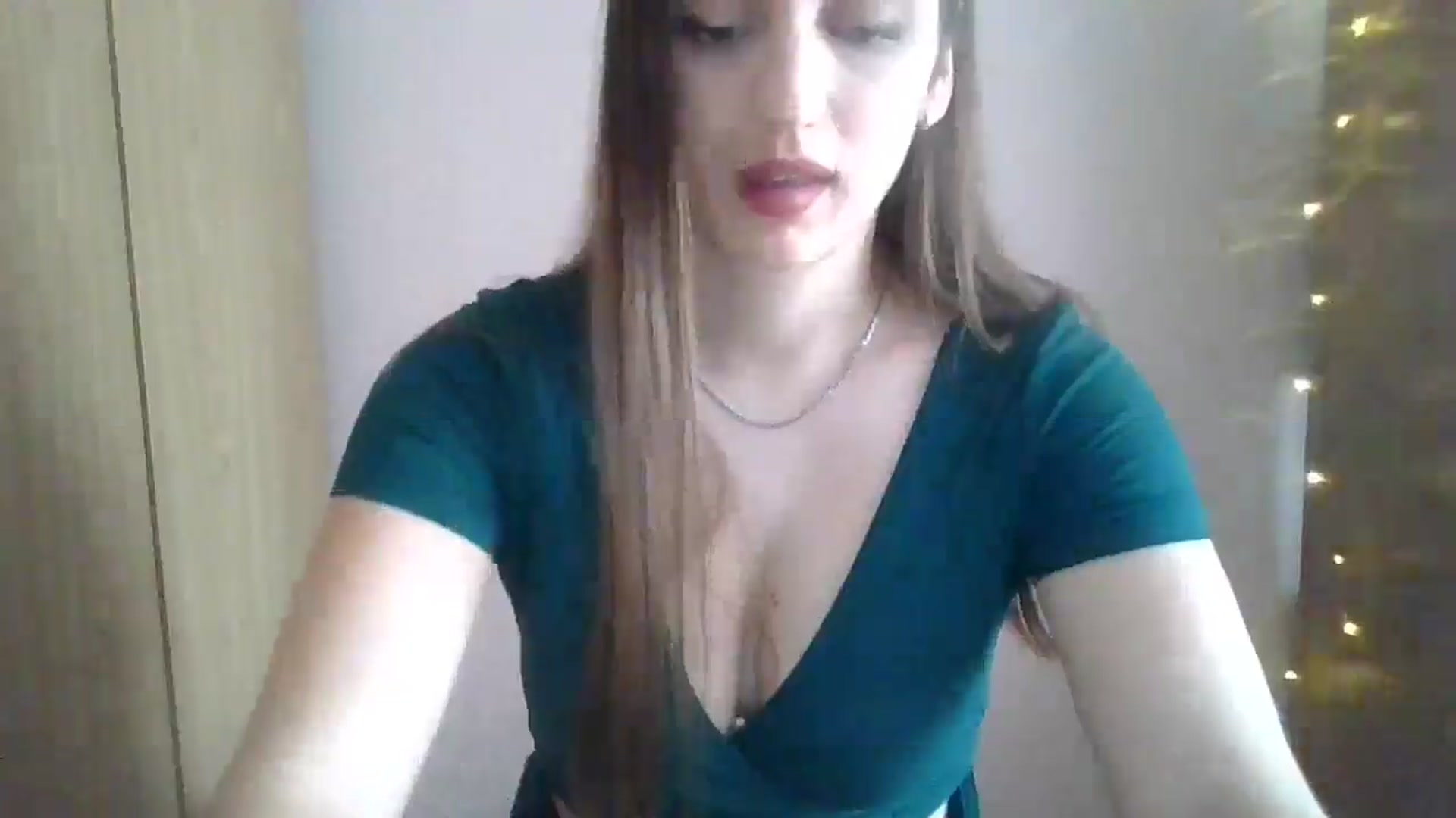 Gallery image thumbnail from SarahMills's myfreecams stream on, 10/04/2025, 10:23 image 9 of 20