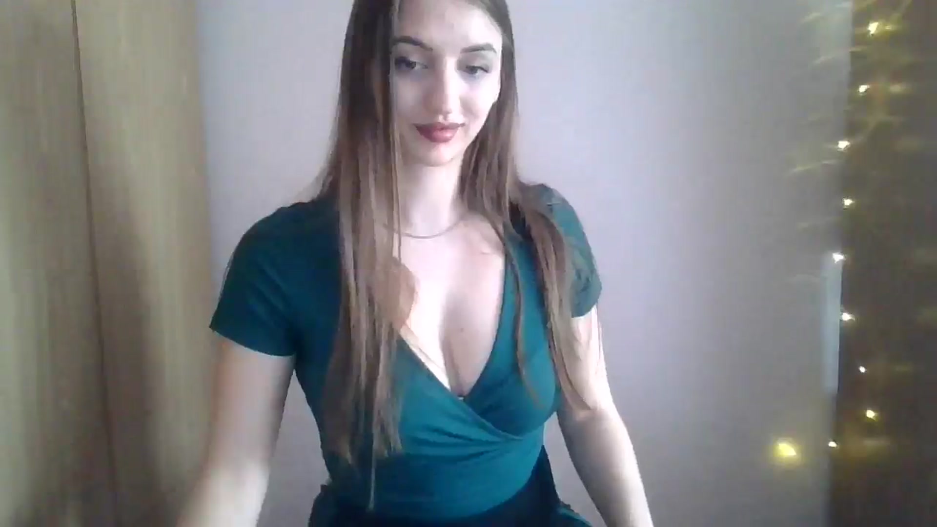 Gallery image thumbnail from SarahMills's myfreecams stream on, 10/04/2025, 10:23 image 12 of 20
