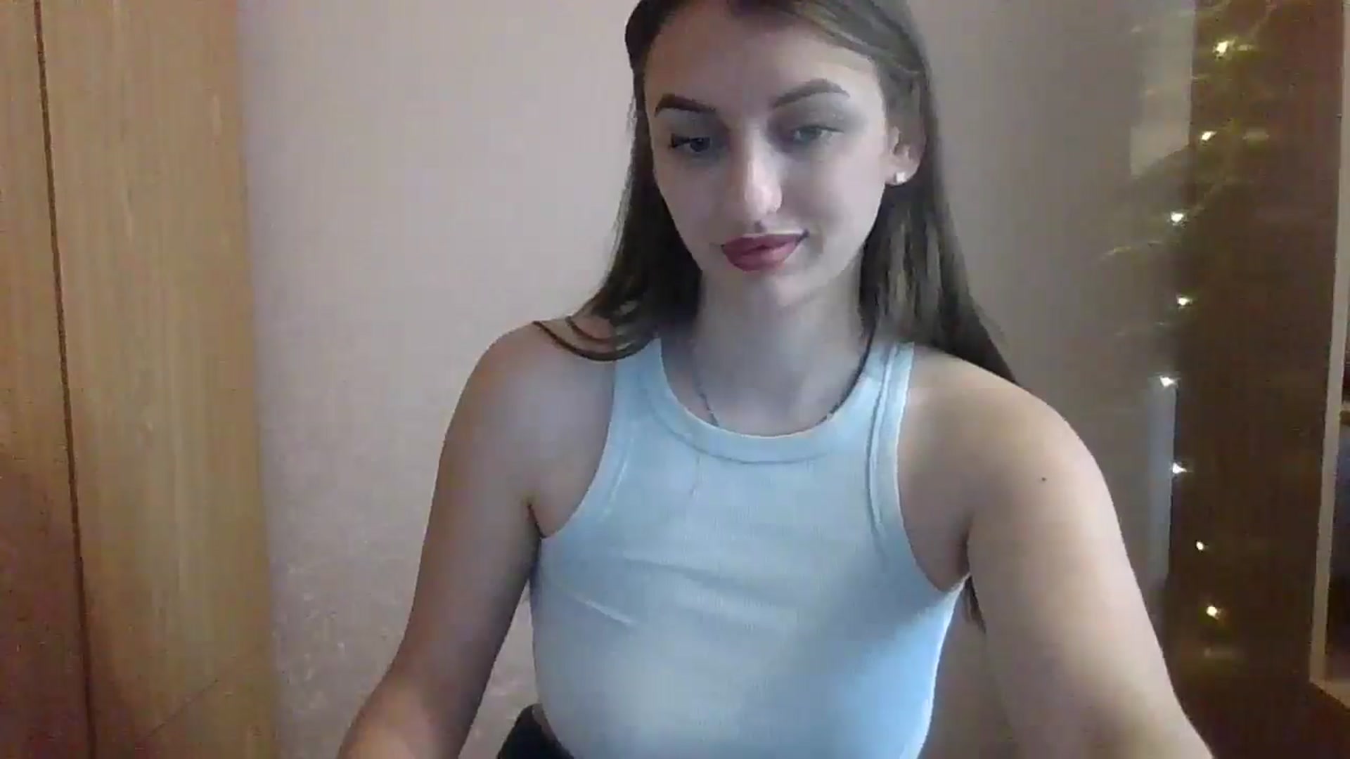 Gallery image thumbnail from SarahMills's myfreecams stream on, 10/05/2025, 10:30 image 18 of 20