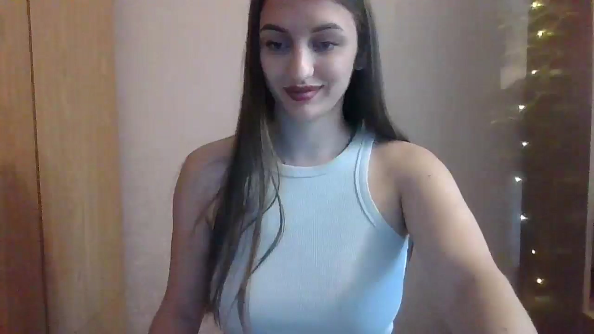 Gallery image thumbnail from SarahMills's myfreecams stream on, 10/05/2025, 12:52 image 12 of 20