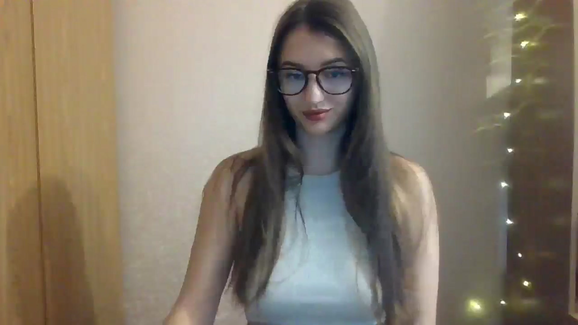 Gallery image thumbnail from SarahMills's myfreecams stream on, 10/05/2025, 14:17 image 6 of 20