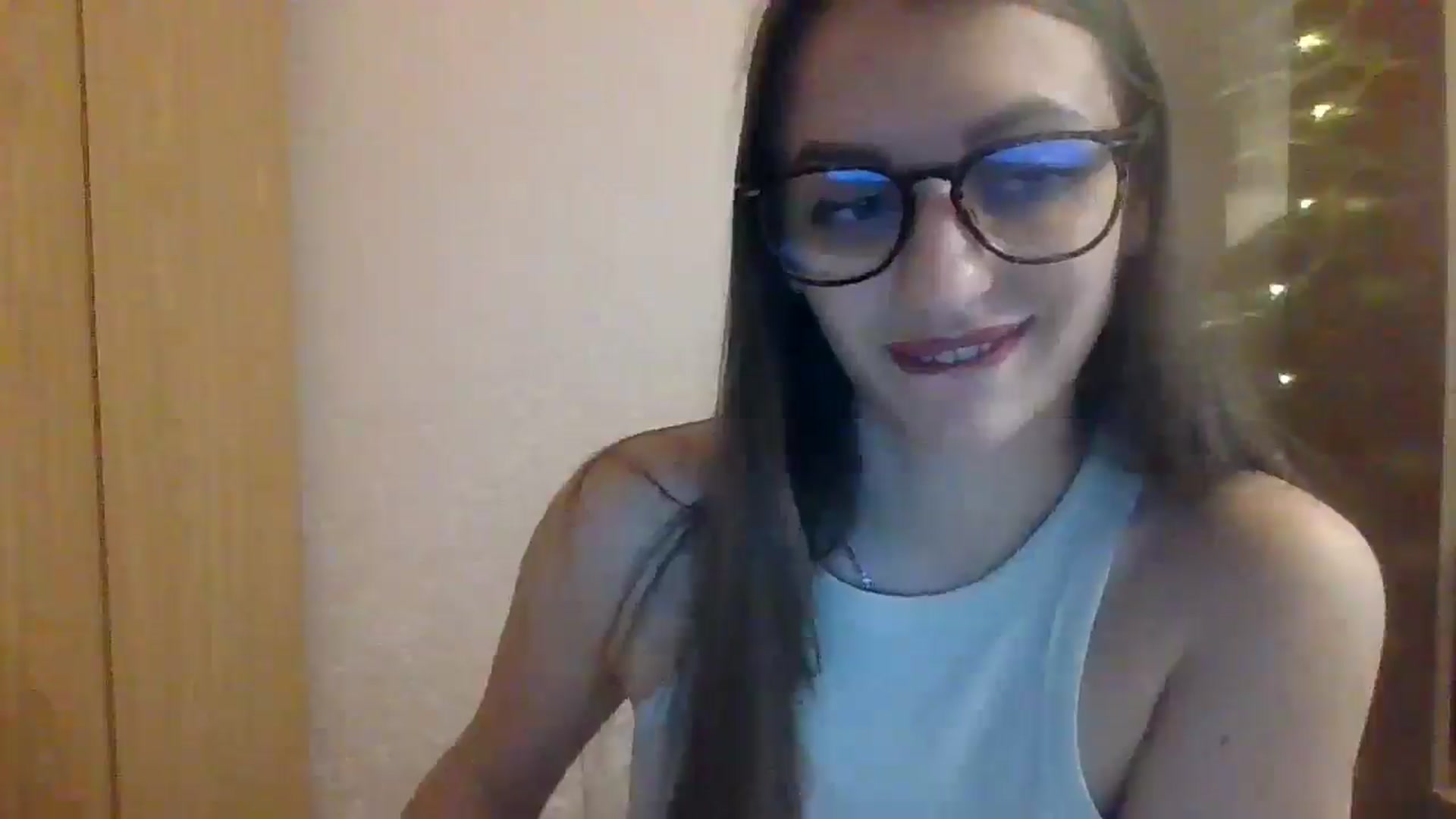 Gallery image thumbnail from SarahMills's myfreecams stream on, 10/05/2025, 14:17 image 8 of 20