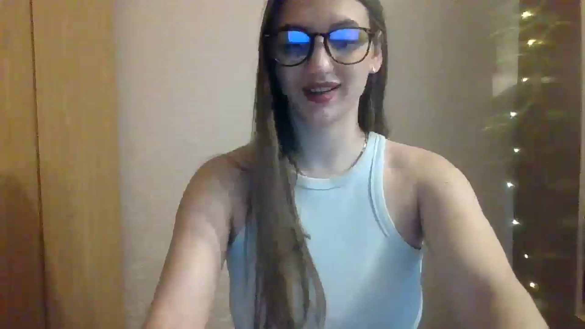 Gallery image thumbnail from SarahMills's myfreecams stream on, 10/05/2025, 14:17 image 10 of 20