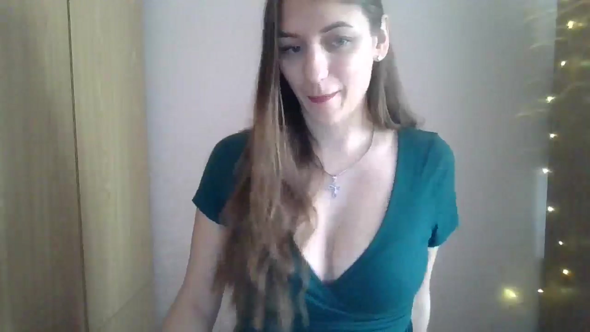 Gallery image thumbnail from SarahMills's myfreecams stream on, 10/06/2025, 11:35 image 5 of 20
