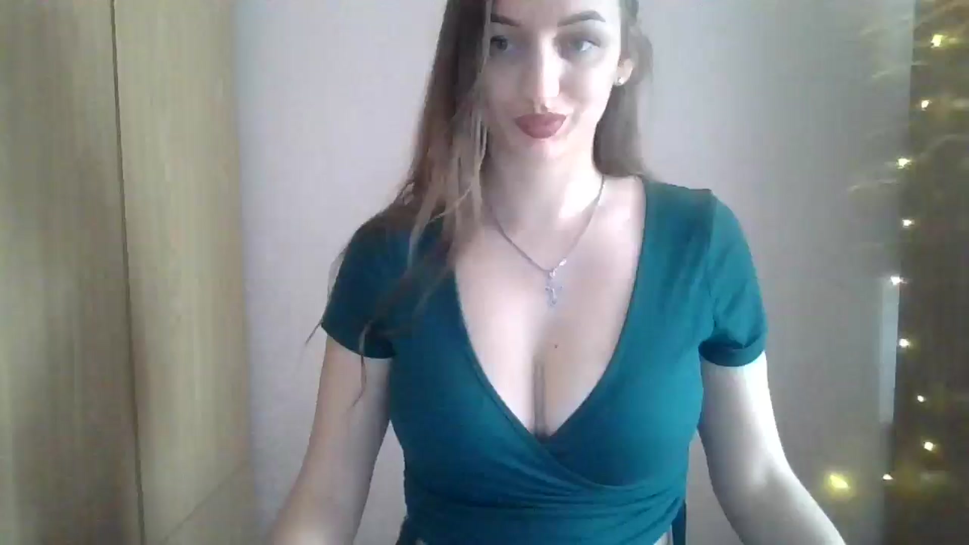 Gallery image thumbnail from SarahMills's myfreecams stream on, 10/06/2025, 11:35 image 1 of 20
