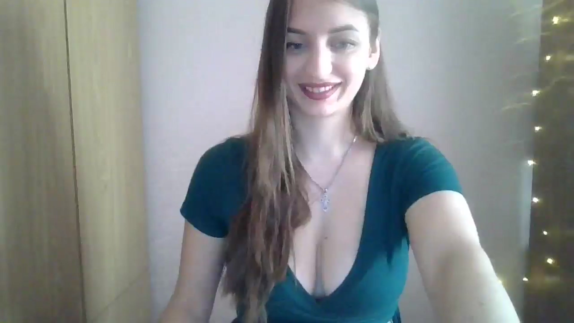 Gallery image thumbnail from SarahMills's myfreecams stream on, 10/06/2025, 11:35 image 6 of 20