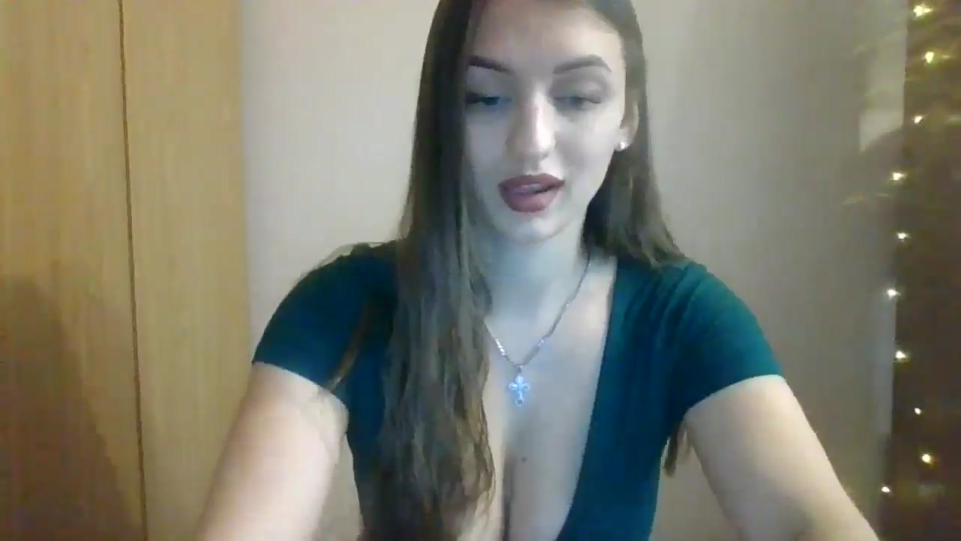 Gallery image thumbnail from SarahMills's myfreecams stream on, 10/06/2025, 12:06 image 12 of 20