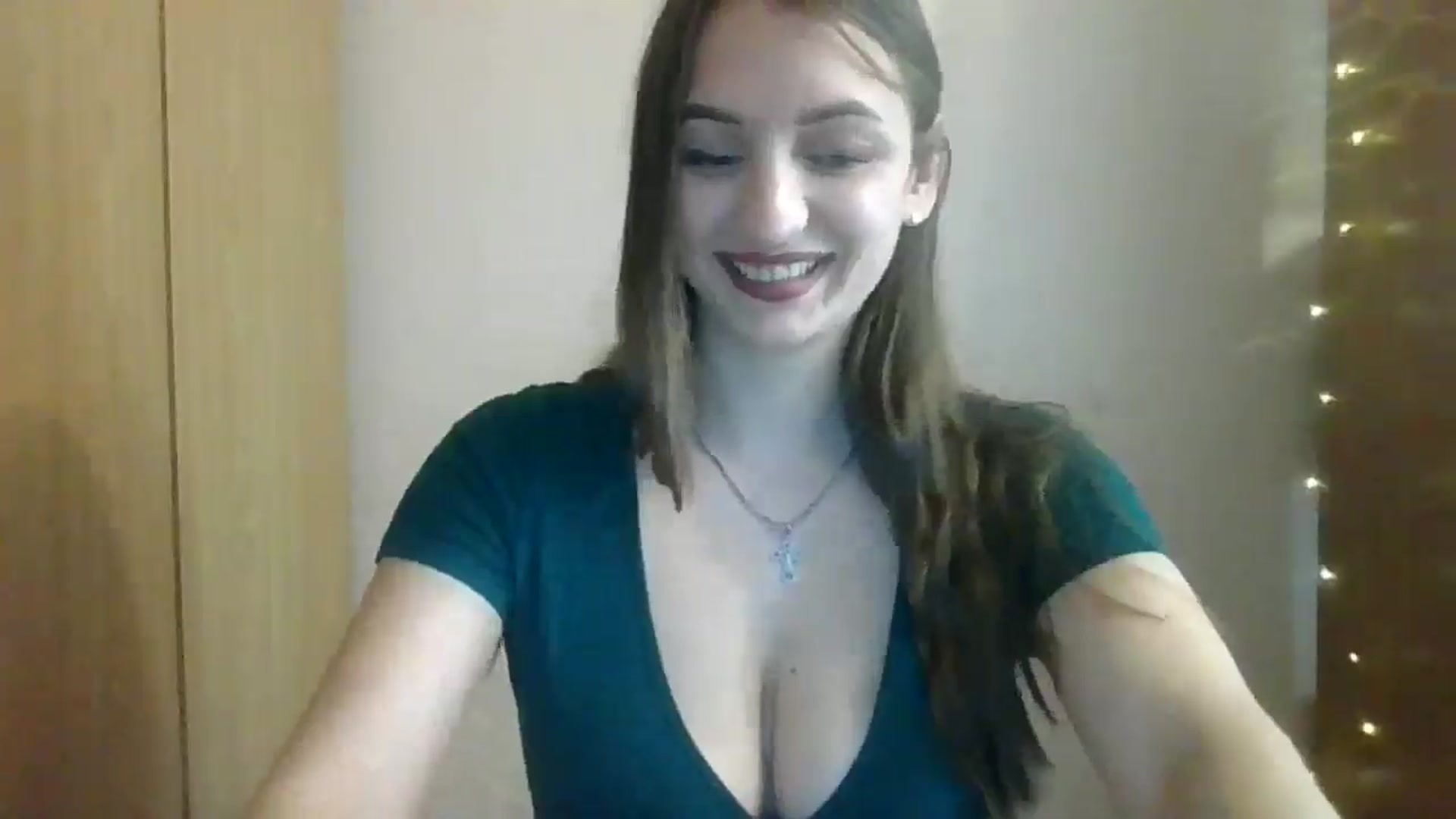 Gallery image thumbnail from SarahMills's myfreecams stream on, 10/06/2025, 14:07 image 3 of 20