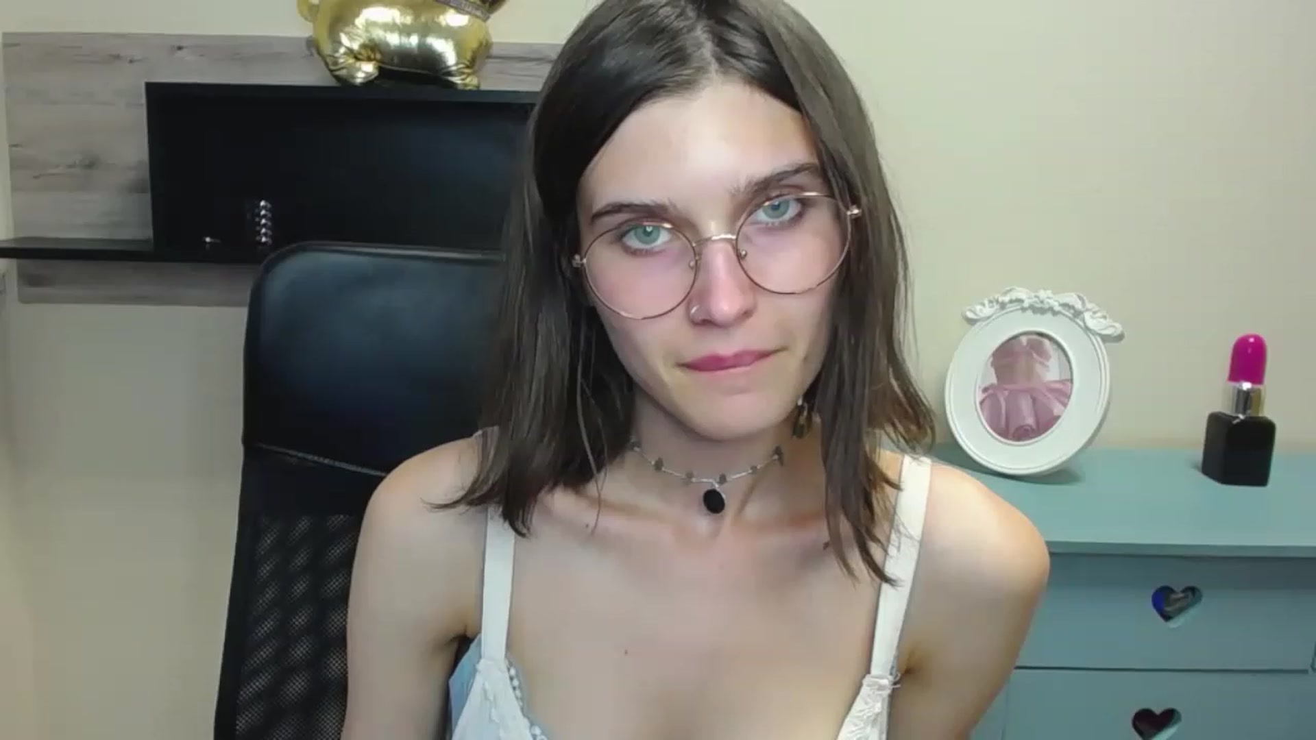 Gallery image thumbnail from SarahPassionX's myfreecams stream on, 07/03/2023, 20:01 image 9 of 20