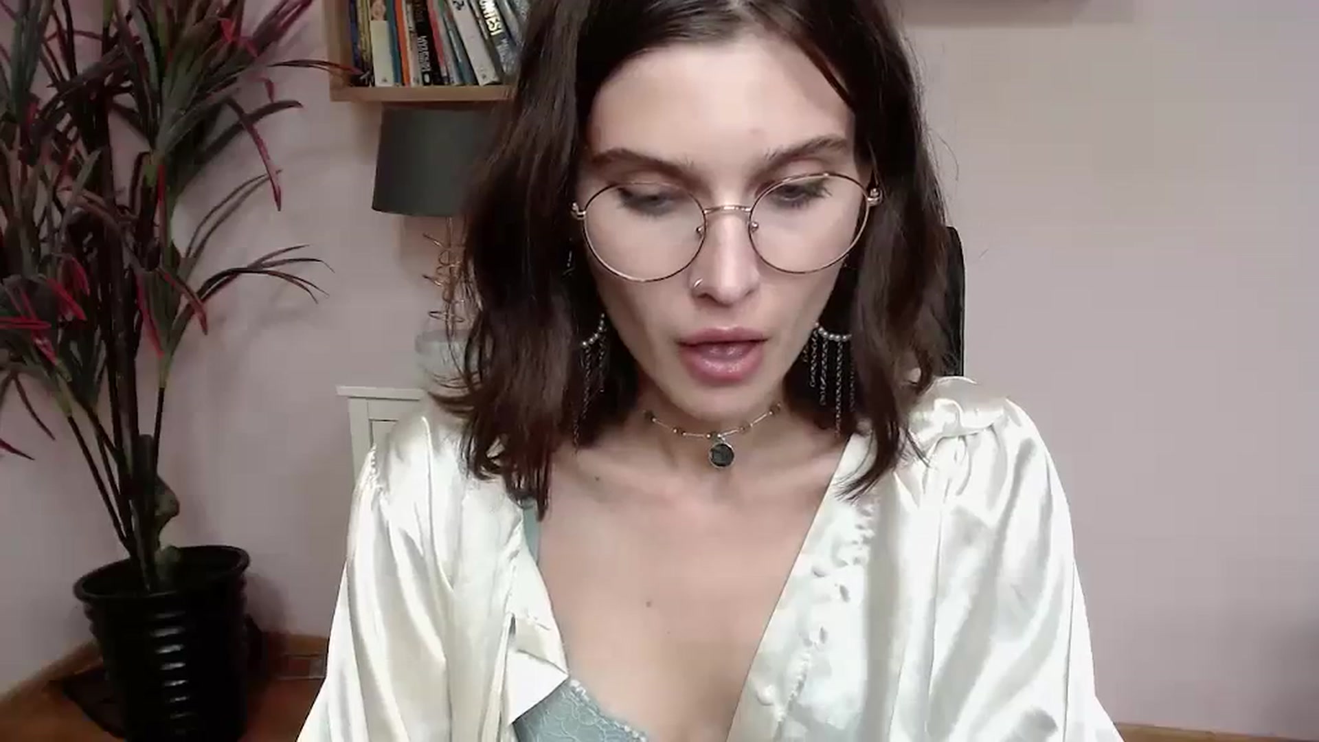 Gallery image thumbnail from SarahPassionX's myfreecams stream on, 08/06/2023, 19:37 image 14 of 20